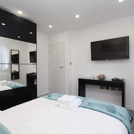 Bluegreen Suites Edgware Bagian luar foto