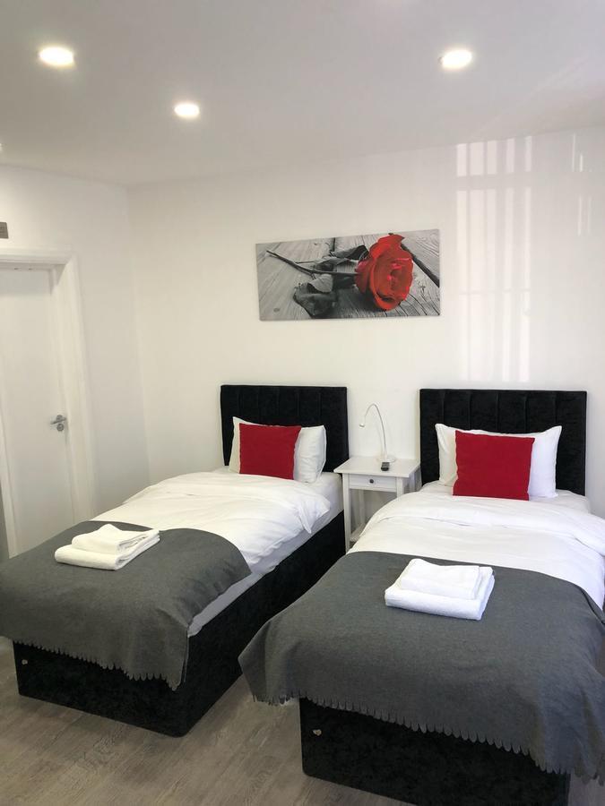 Bluegreen Suites Edgware Bagian luar foto